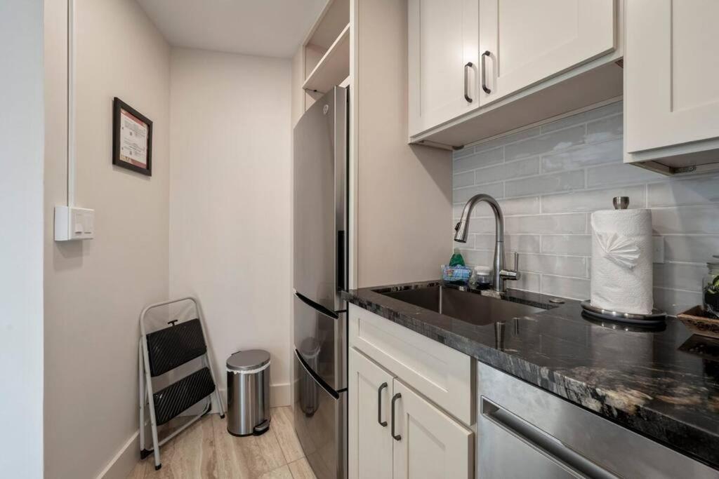 Hale Ono Loa 403- Top Floor, Ocean View, & Complete Modern Remodel Apartment Kahana Exterior photo
