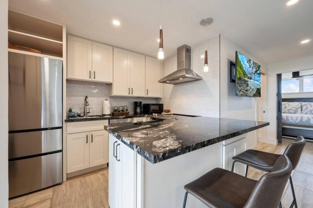 Hale Ono Loa 403- Top Floor, Ocean View, & Complete Modern Remodel Apartment Kahana Exterior photo